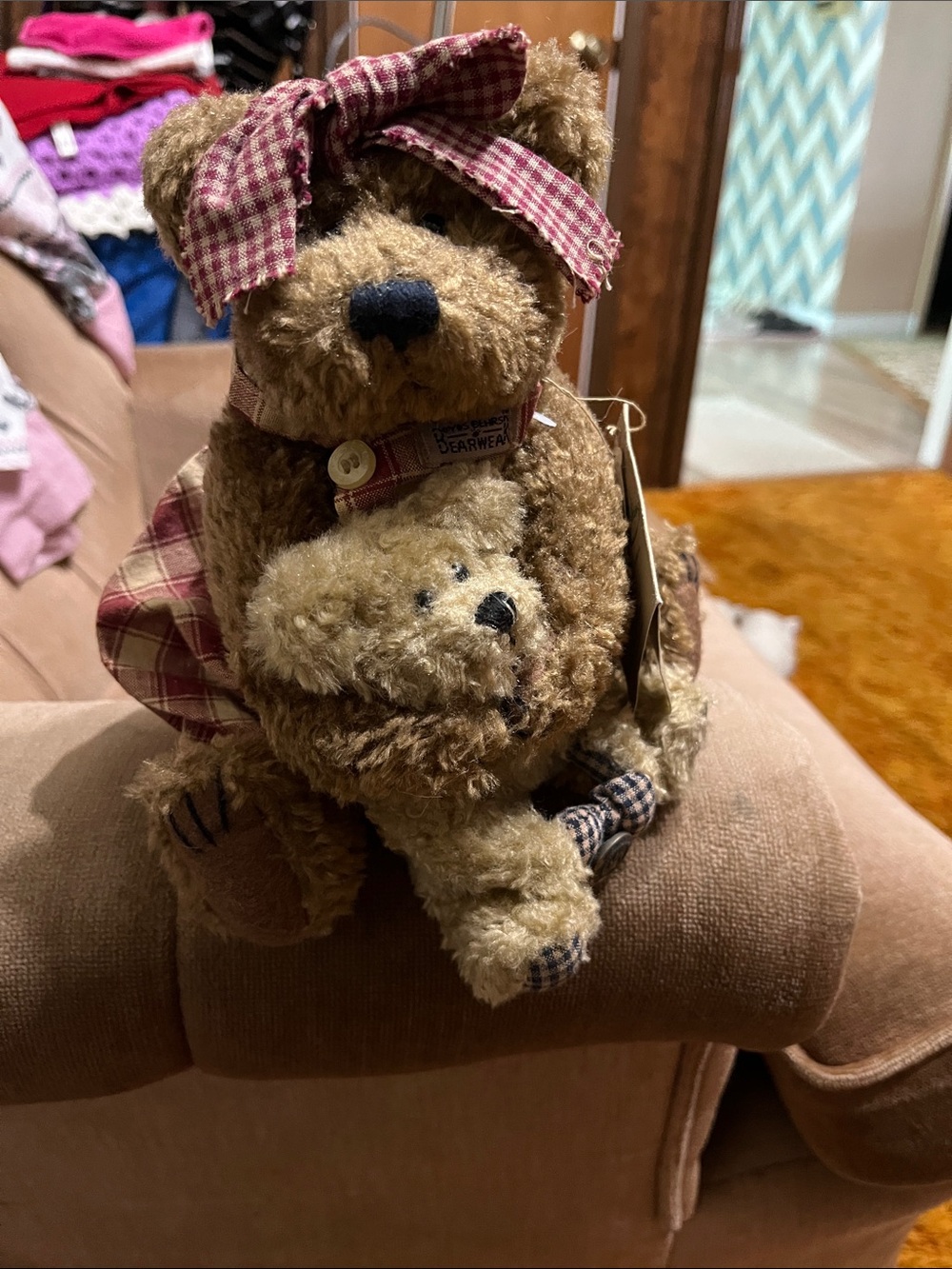 2001 Boyds bear Mama McKnew withHugsley